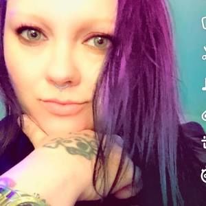 Meet your Posher, Falecia